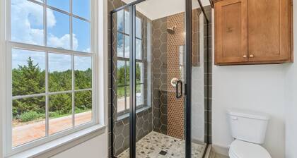 Urban Grace at Selah - 2 Bed 2 Bath Luxury Apartment