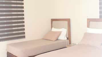 Desk, iron/ironing board, free WiFi, bed sheets