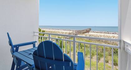 Direct Ocean View- Updated Coastal Condo - Walk to Driftwood Beach