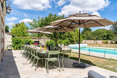 Le Manoir Richemont - Six Bedroom Villa, Sleeps 12