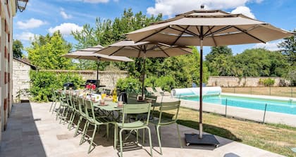 Le Manoir Richemont - Six Bedroom Villa, Sleeps 12