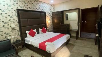 Standard Room | Desk, free WiFi