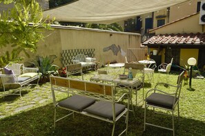 Outdoor dining - cosy house (Firenze)