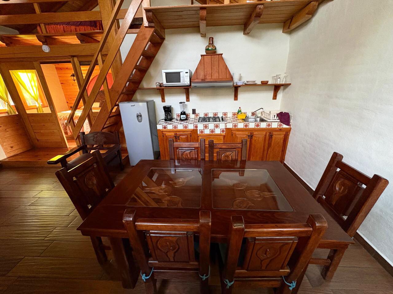 Suite estudio básica, vista a la ciudad | Restaurantes