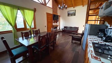 Suite estudio básica, vista a la ciudad | Restaurantes