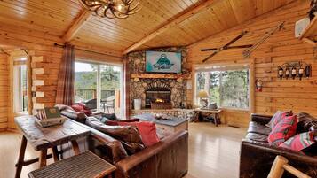 Chalet, Multiple Beds, Hot Tub (2610) | Living area