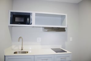 Desk, laptop workspace, WiFi (free) - HomeStay Inn & Suites (Oklahoma City)