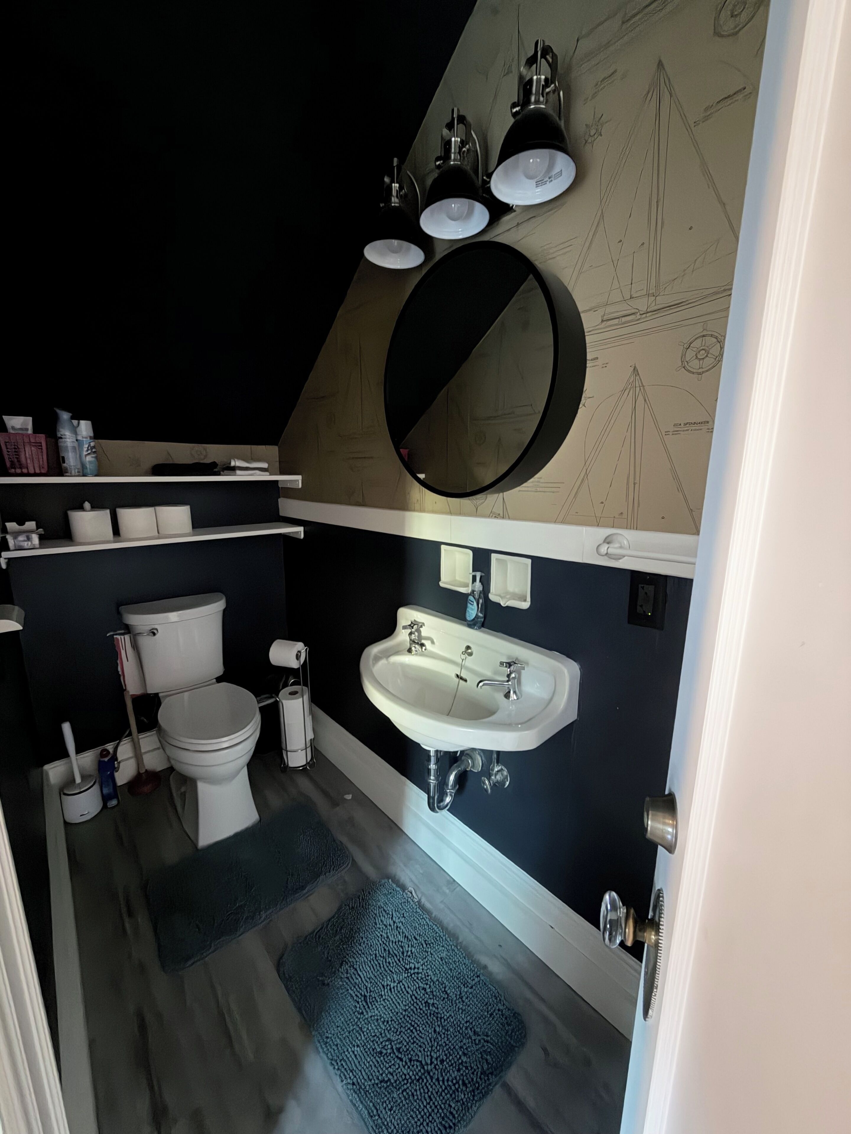 シャワー、タオル、石鹸、トイレットペーパー
