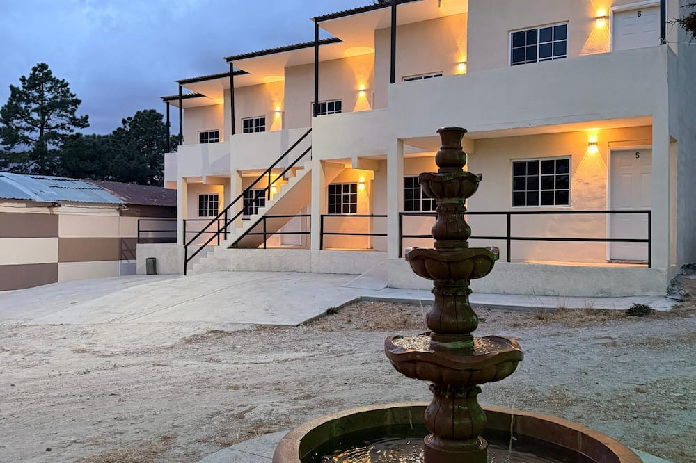 Hotel y Cabañas el Pino