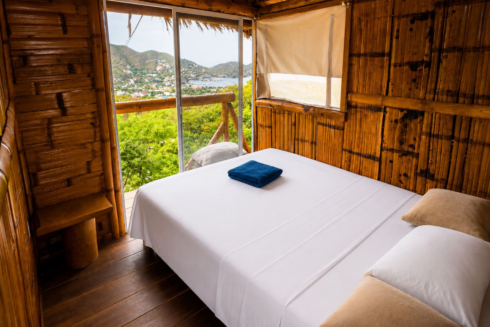 4 bedrooms, iron/ironing board, Internet, bed sheets