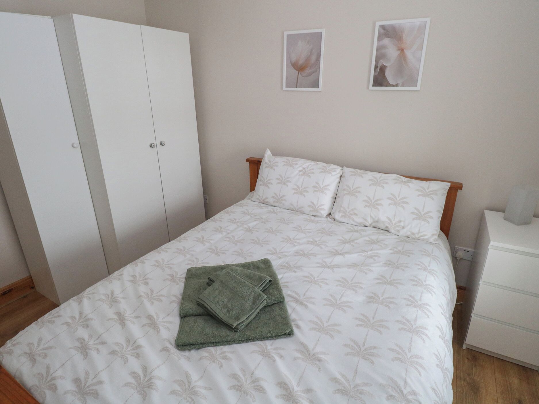 3 bedrooms, individually decorated, individually furnished, free WiFi