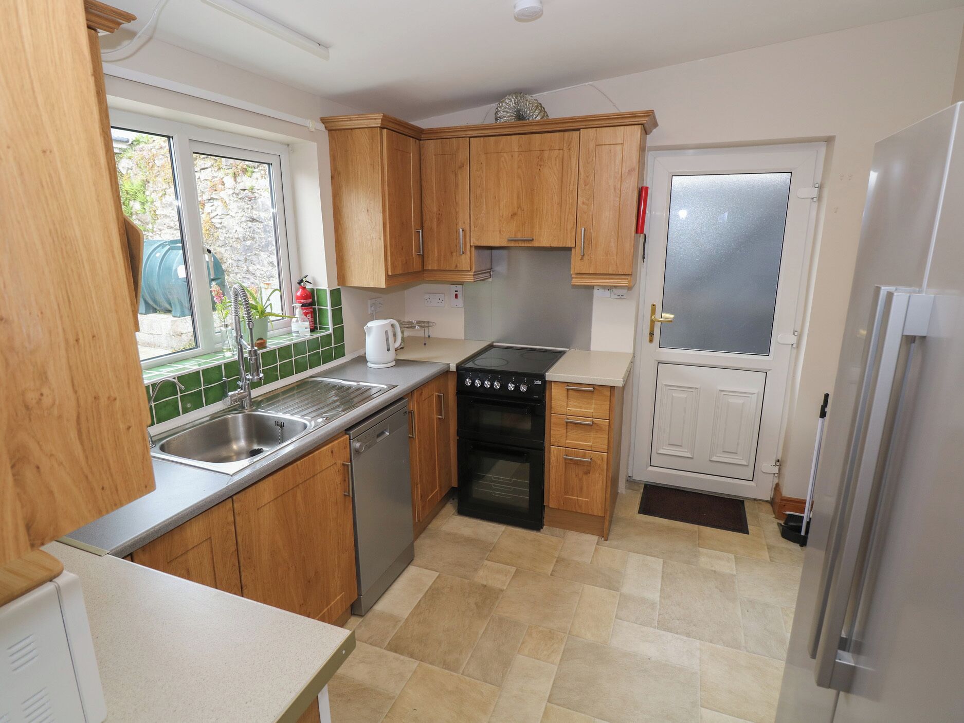Dishwasher, cookware/dishes/utensils