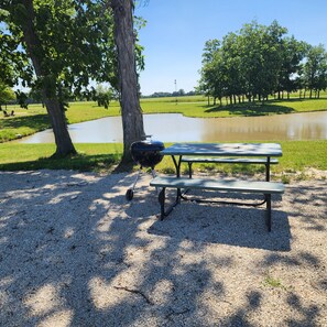 Outdoor dining - BEAUTIFUL LAKE SHELBYVILLE CAMPING SITE ALONG SIDE STOCKED FISHING PONDS SITE#1 (LAKEWOOD)