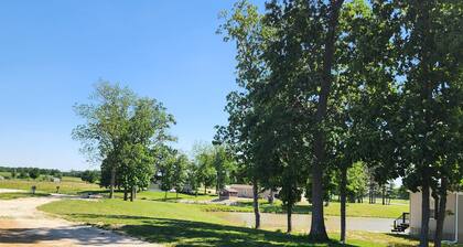 BEAUTIFUL LAKE SHELBYVILLE CAMPING SITE ALONG SIDE STOCKED FISHING PONDS SITE#1
