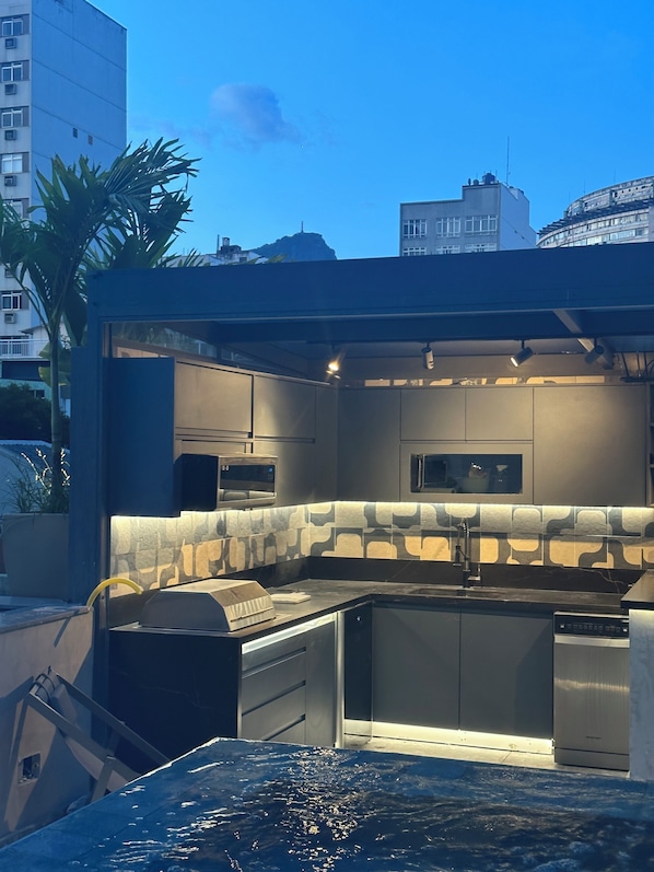 Property grounds - Luxury Penthouse with Private Heated Pool & Christ the Redeemer Views in Ipanema (Rio de Janeiro)