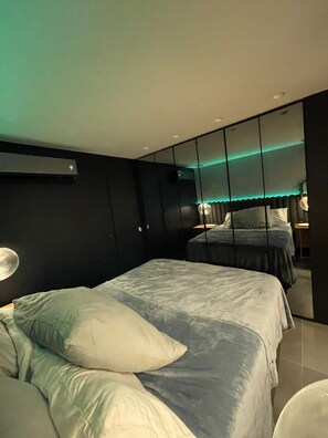 Iron/ironing board, WiFi, bed sheets - Luxury Penthouse with Private Heated Pool & Christ the Redeemer Views in Ipanema (Rio de Janeiro)