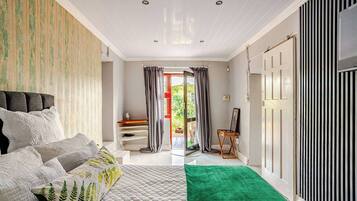 Apartment, 1 Bedroom, Smoking, Patio | 2 bedrooms