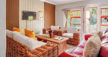 Serene 2-bedroom Apartment in Gqeberha With River Views