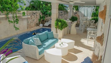 Suite, Balcony | In-room safe, blackout curtains, iron/ironing board, free WiFi