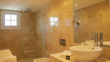 Suite, balkon | Kamar mandi | Pengering rambut, handuk, sabun, dan sampo