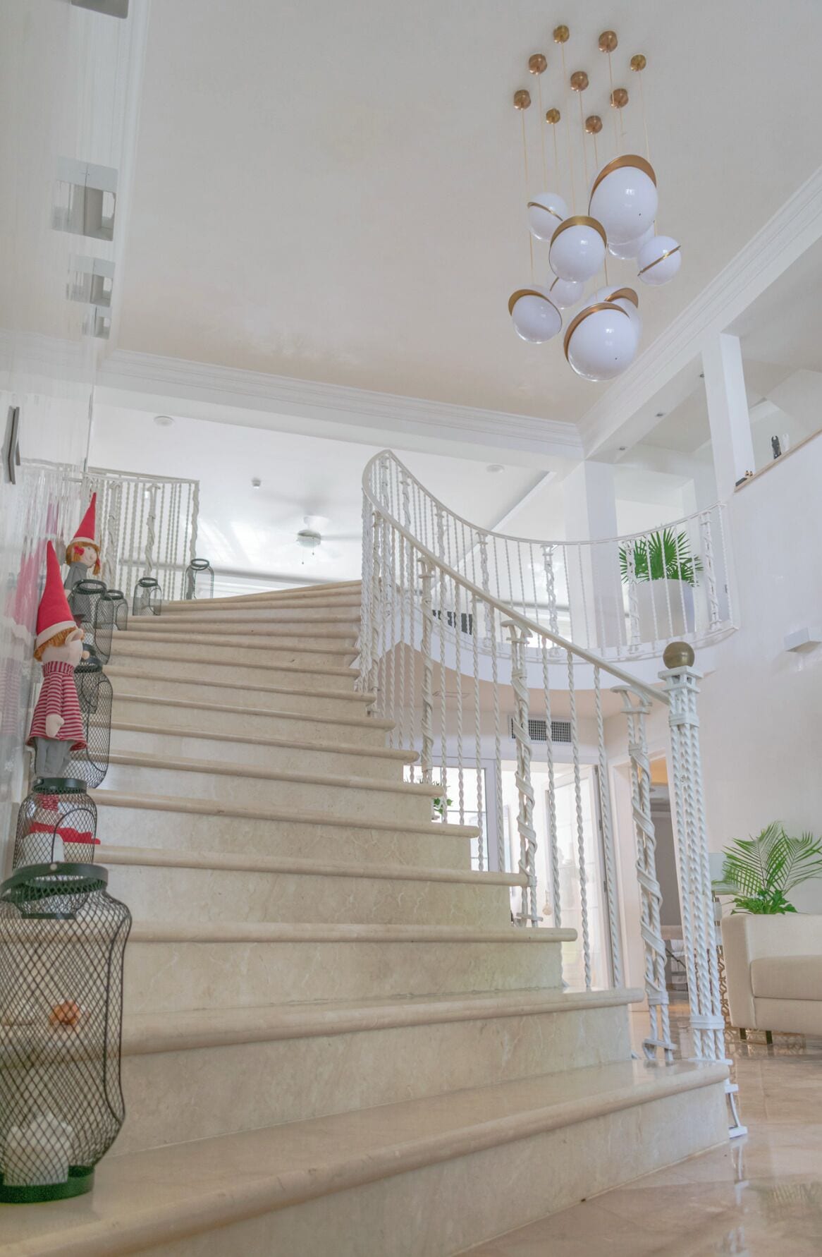 Suite, balkon | Brankas, tirai kedap cahaya, setrika/meja setrika, dan Wi-Fi gratis