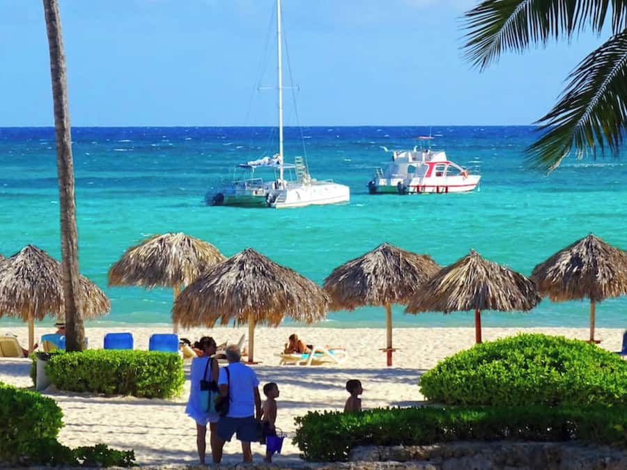 Private beach, white sand, beach cabanas, 2 beach bars