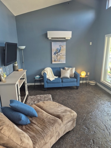 Northern Paradise on the lake with water activities, Pet-friendly