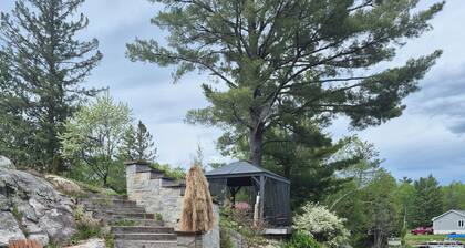 Northern Paradise on the lake with water activities, Pet-friendly