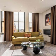 Albemarle Chambers Central Retreat Lift Sleeps 4