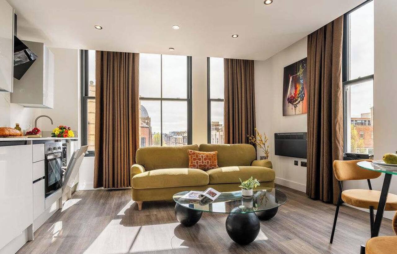 Albemarle Chambers Central Retreat Lift Sleeps 4