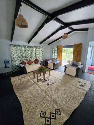 Escape and experience Fijian hospitality in a Fijian Village !