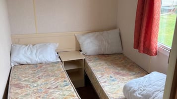 3 bedrooms, bed sheets