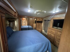 2 bedrooms, bed sheets - Cardinal Camper Getaway at Eddy's Place-Sleeps 8 (Moravia)