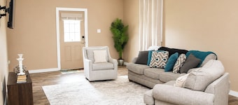 4-bedroom house in welcoming Mayersville with cool AC