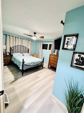 2 habitaciones, tabla de planchar con plancha y acceso a internet 