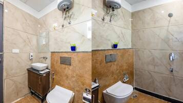 Deluxe Room | Bathroom