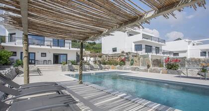'T2 Peace House Lourinhã' Apartment with Shared Pool, Terrace and Wi-Fi
