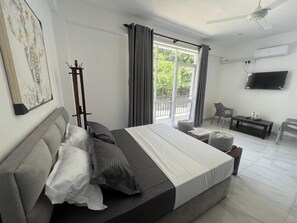 Deluxe-dobbeltværelse - balkon - bjergudsigt | Arbejdsområde til bærbare computere