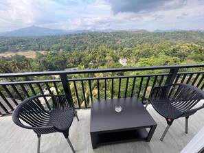 Deluxe Double Room, Balcony, Mountain View | Kawasan hartanah