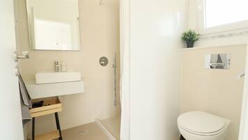 Shower, towels