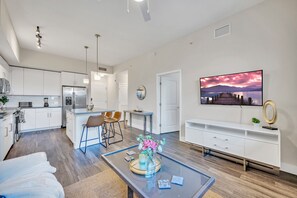 Appartamento, 1 camera da letto, cucina, vista città | Interni