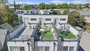 Outdoor dining - Ballard Rooftop • 3BR Modern Townhome (Seattle)