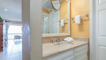 Condo, 1 King Bed with Sofa bed, Balcony (Sonoran Spa SPAN 706) | Bathroom