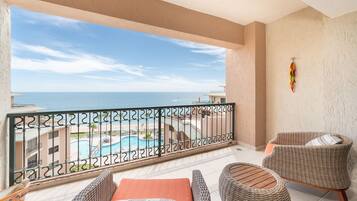 Condo, 1 King Bed with Sofa bed, Balcony (Sonoran Spa SPAN 706) | Property grounds