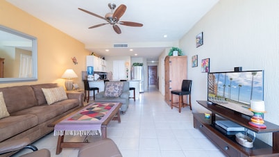 Beautiful Beachfront Retreat With Panoramic Ocean Views