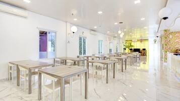 House | Dining