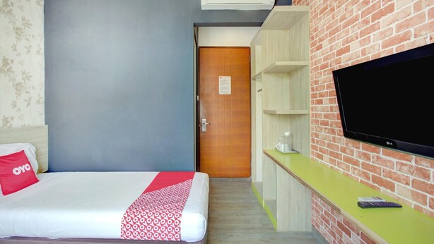 Unclassified image, 1 of 25, button - Stylish Twin Suite Escape W/ Free Wifi and Parking (Jakarta)