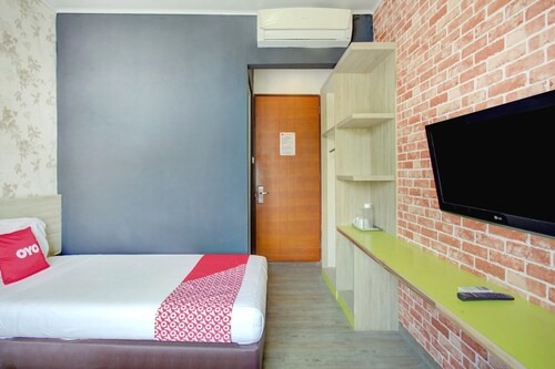 Stylish Twin Suite Escape W/ Free Wifi and Parking