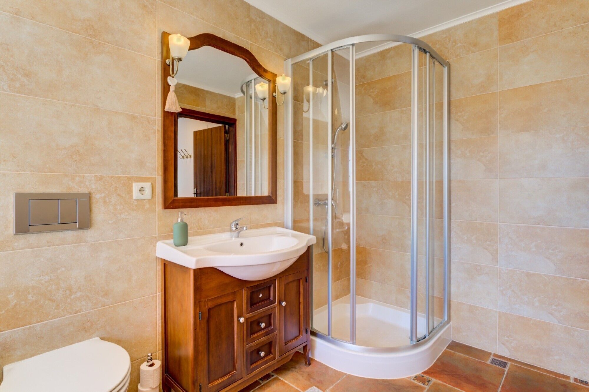 Shower, towels