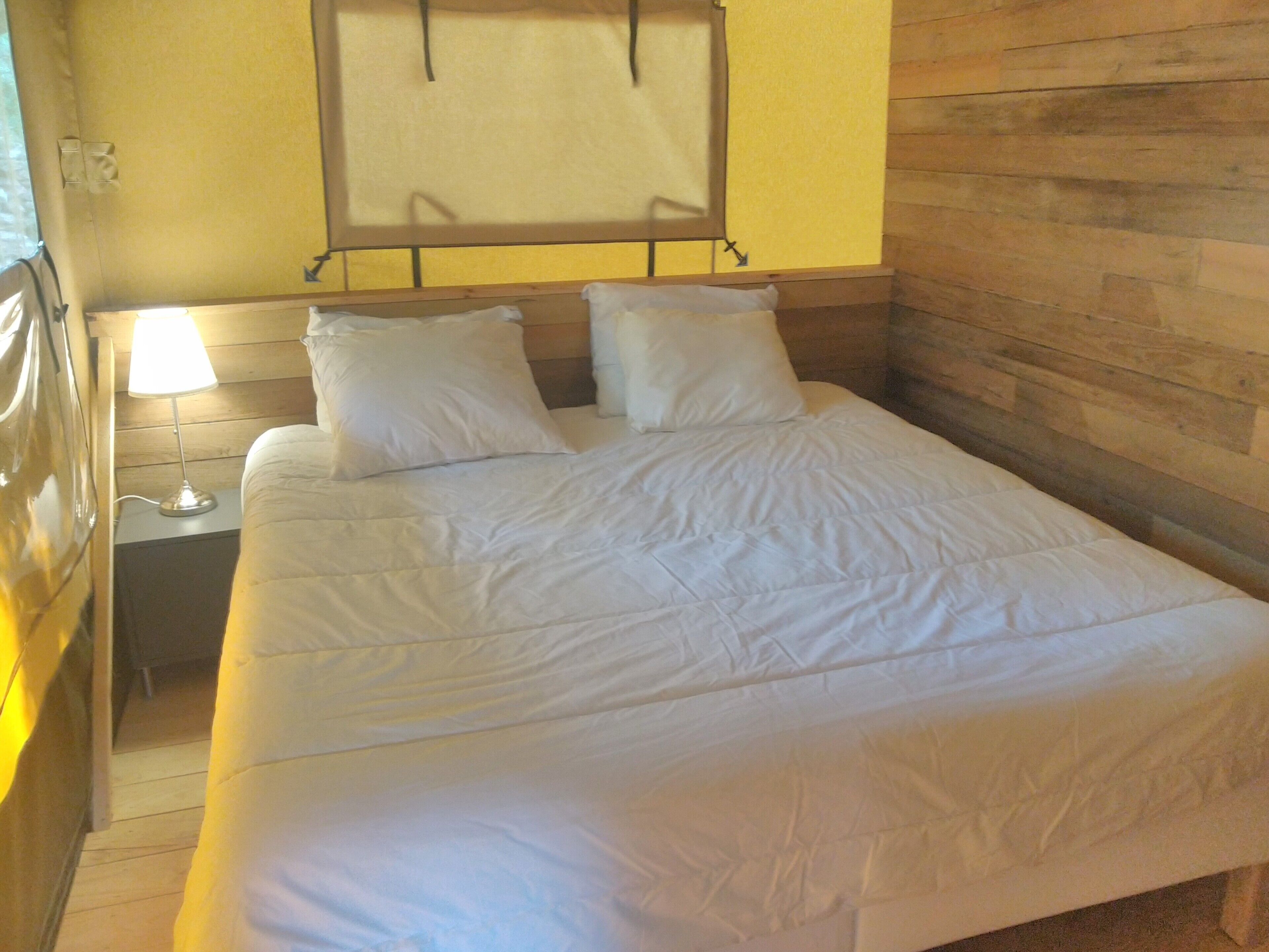 Wifi y ropa de cama